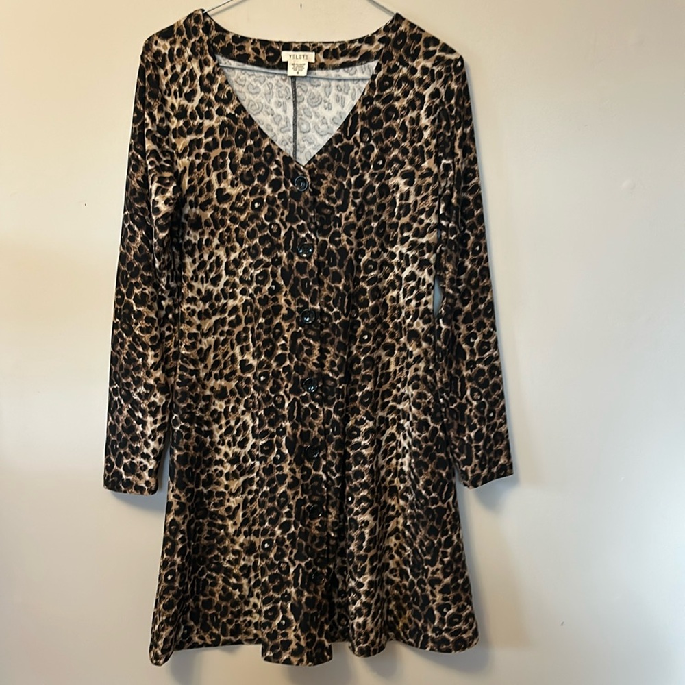 Yelete polyester/spandex leopard print button front dress size small like new